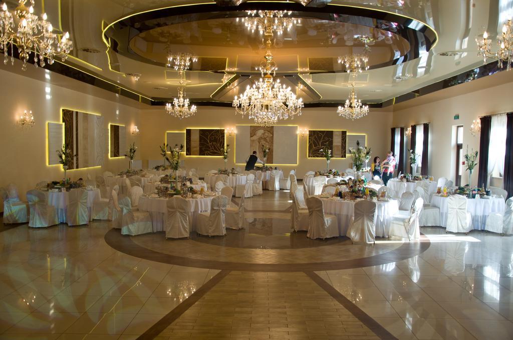 Hotel Diament - Zajazd U Przemka Zgierz Dış mekan fotoğraf